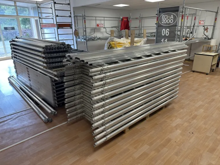 Echafaudage roulant aluminium auto stable